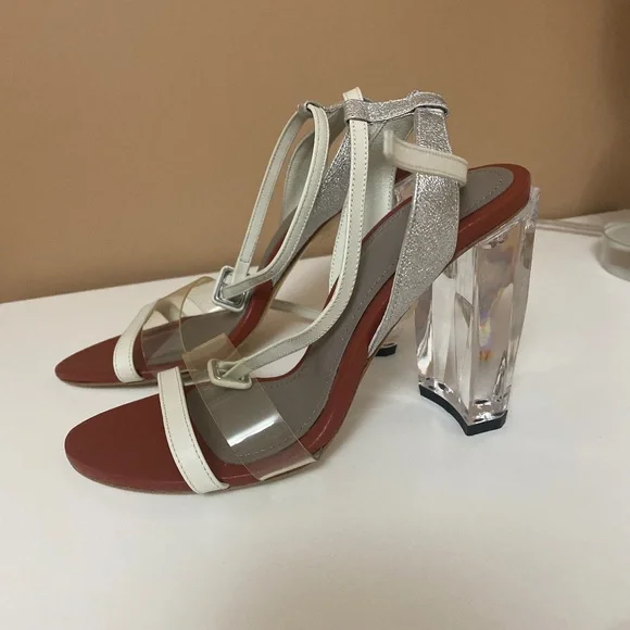 Brand new heels - Picture 1 of 4